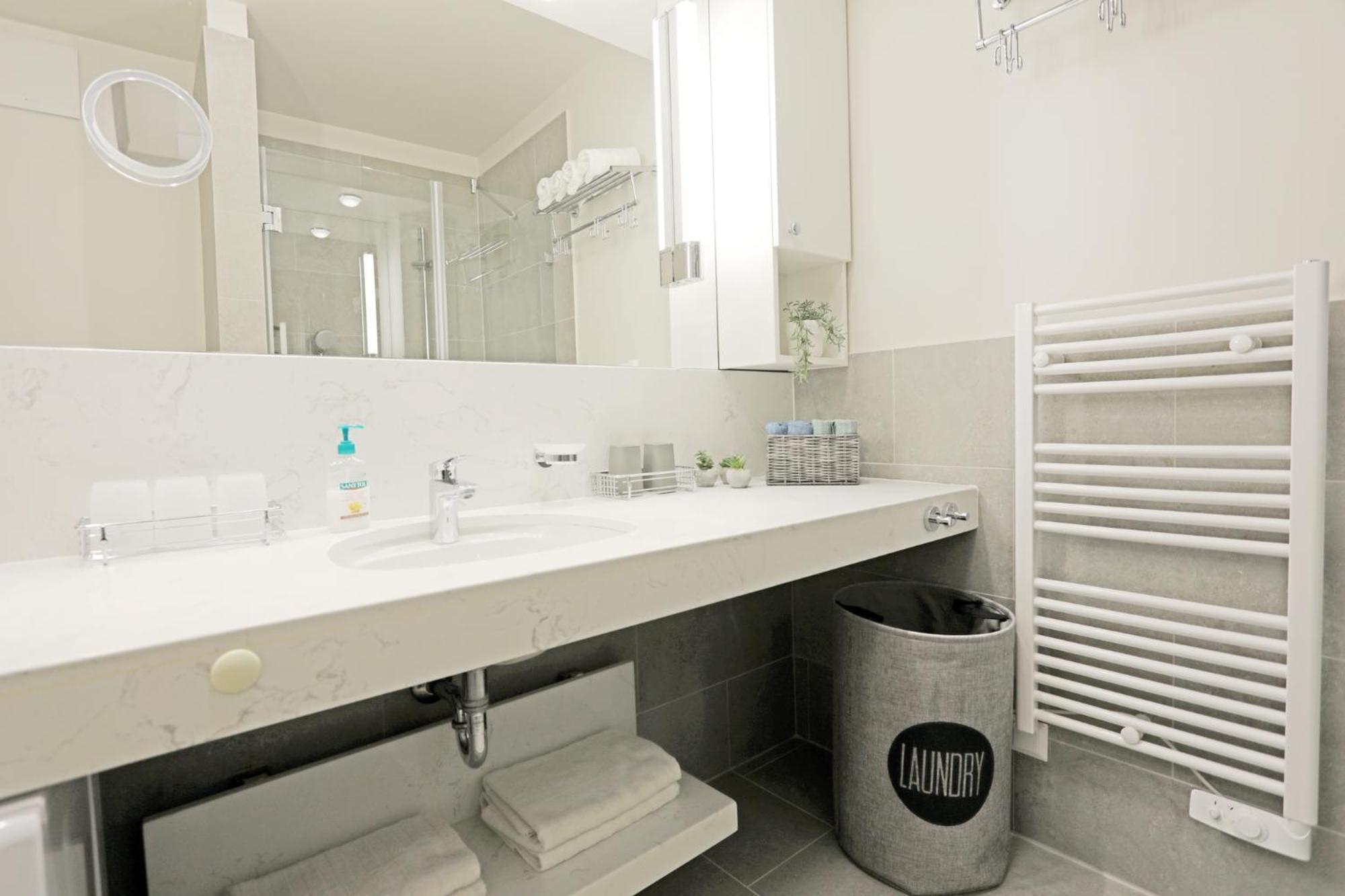 Atrium Apartman Heviz Mit Panoramaterrasse Und Tiefgarage Zewnętrze zdjęcie